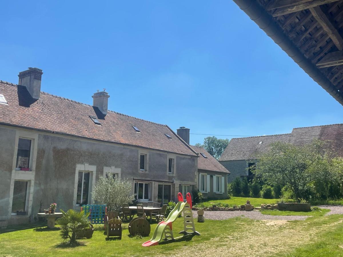 Grange A Grains A L'ombre D'une Tour Holiday home *